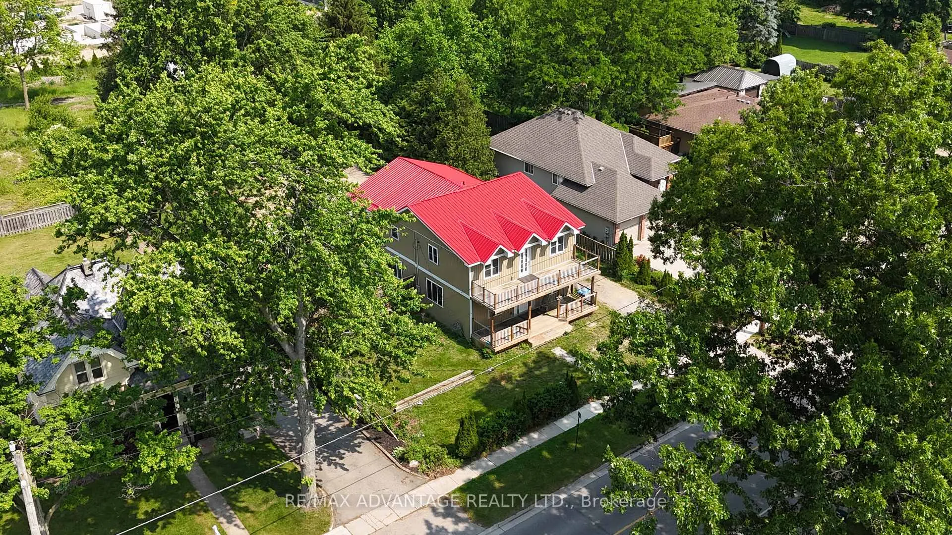 Photo 5 of 8566 Glendon Drive, Strathroy-Caradoc, Mount Brydges — HOMEH