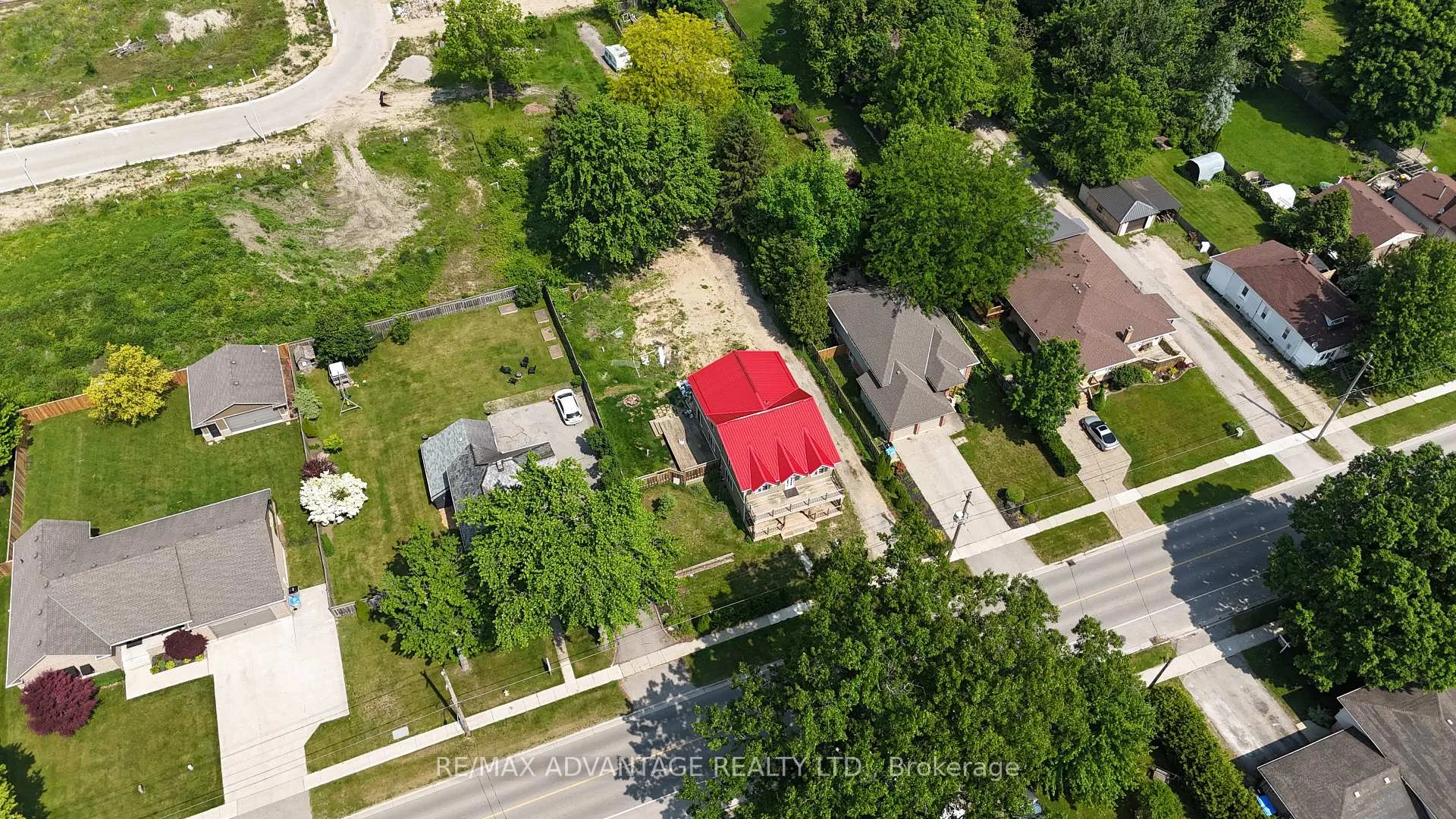 Photo 6 of 8566 Glendon Drive, Strathroy-Caradoc, Mount Brydges — HOMEH