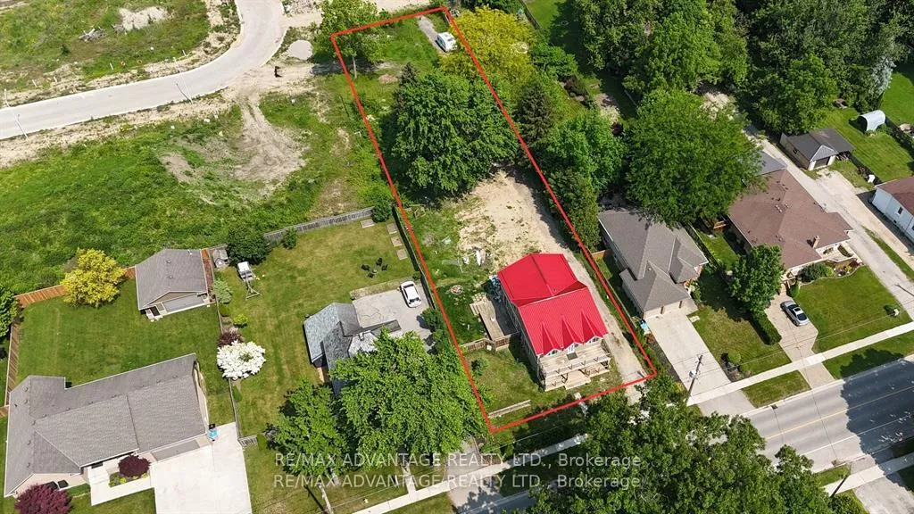 Photo 7 of 8566 Glendon Drive, Strathroy-Caradoc, Mount Brydges — HOMEH