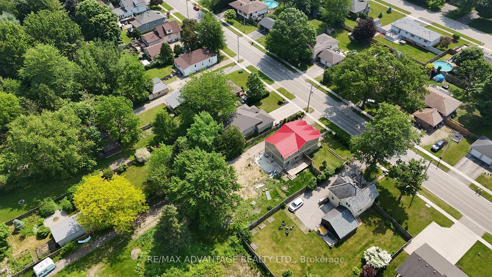 Photo 9 of 8566 Glendon Drive, Strathroy-Caradoc, Mount Brydges — HOMEH
