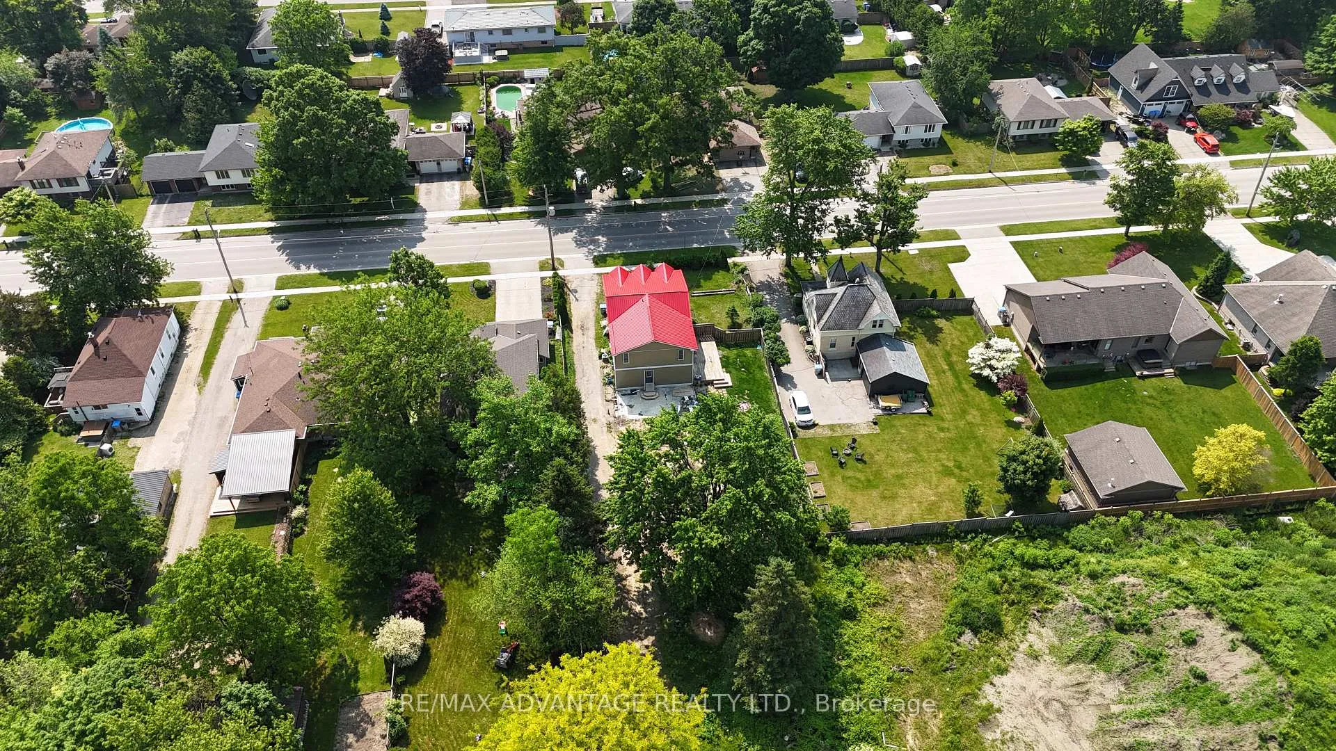 Photo 10 of 8566 Glendon Drive, Strathroy-Caradoc, Mount Brydges — HOMEH