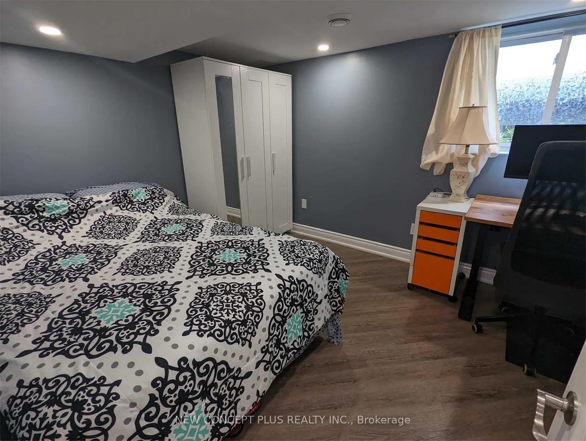 Photo 6 of Unit Lower, 320 Weir Street N, Hamilton, Homeside — HOMEH