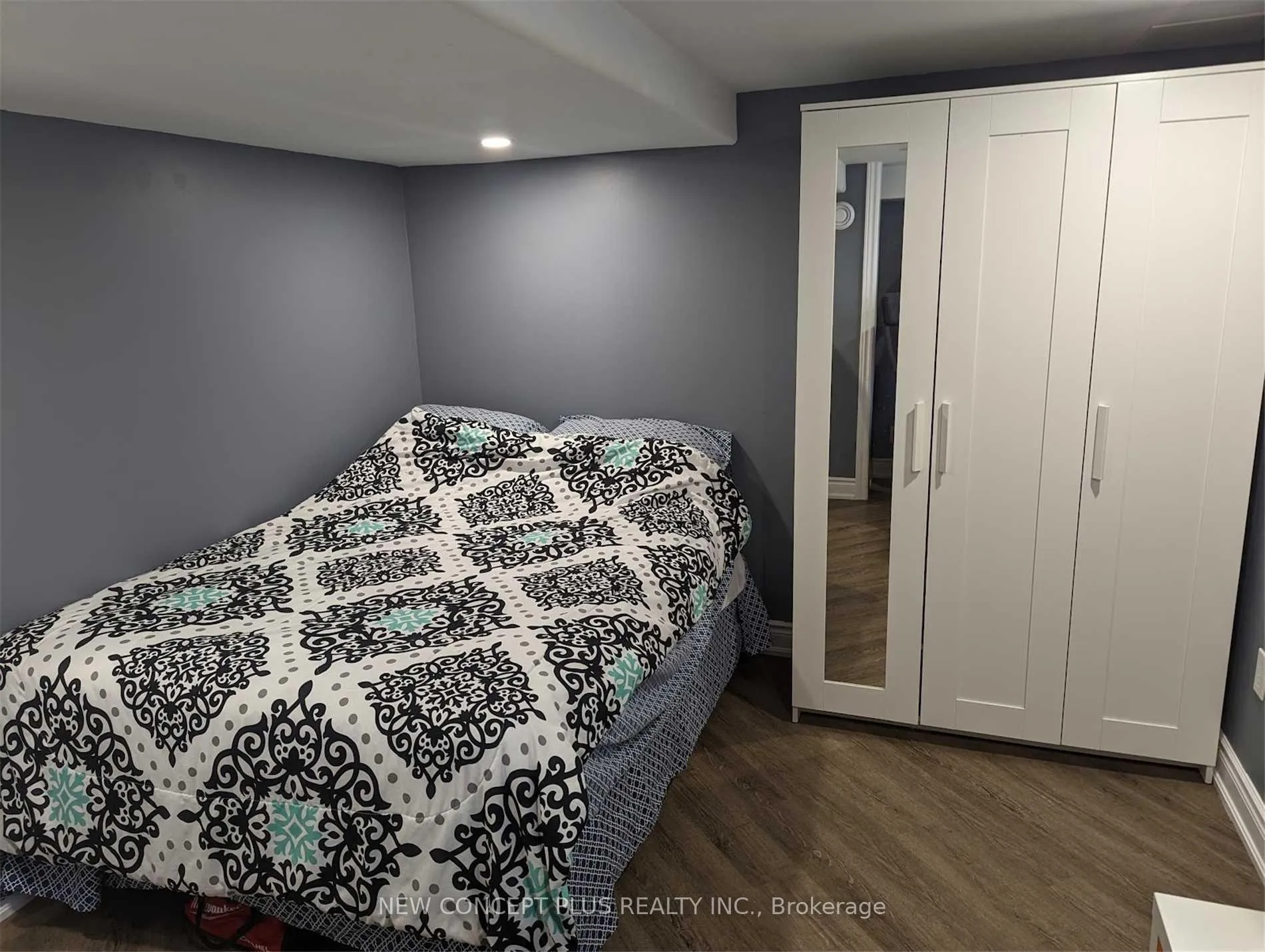 Photo 7 of Unit Lower, 320 Weir Street N, Hamilton, Homeside — HOMEH