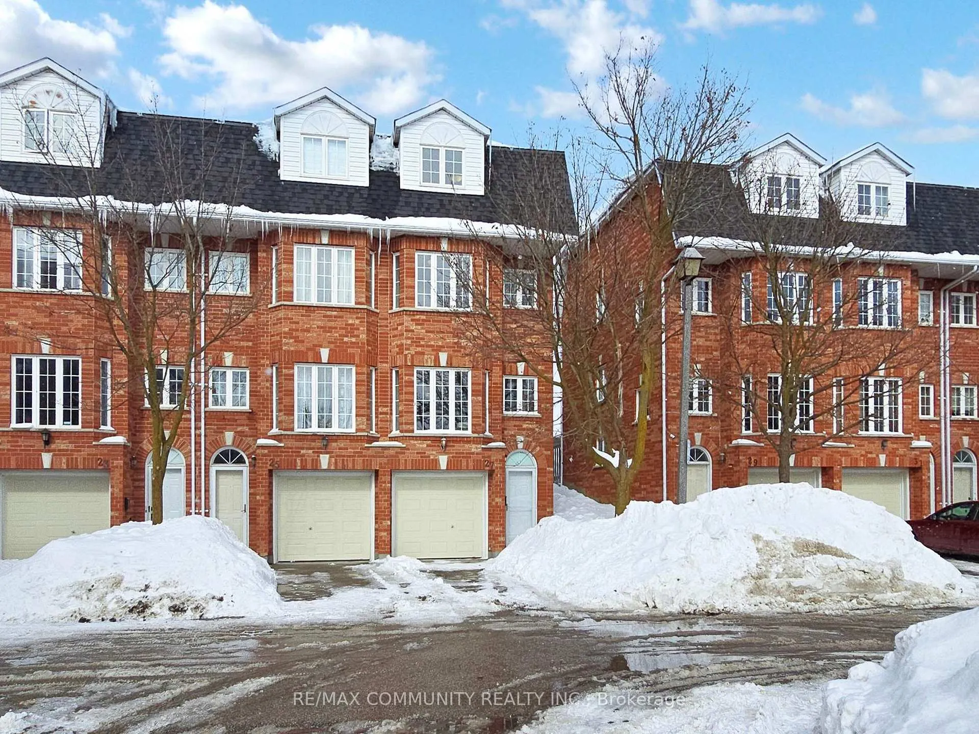 Photo 1 of Unit 15, 27 Bethune Way, Markham, Milliken Mills West — HOMEH