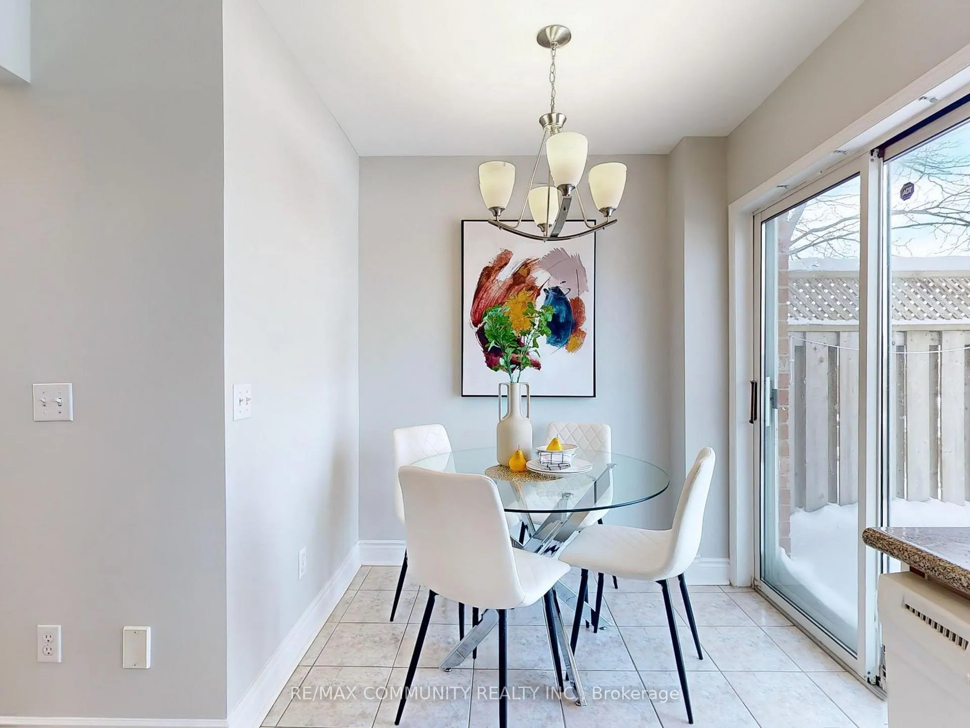 Photo 11 of Unit 15, 27 Bethune Way, Markham, Milliken Mills West — HOMEH