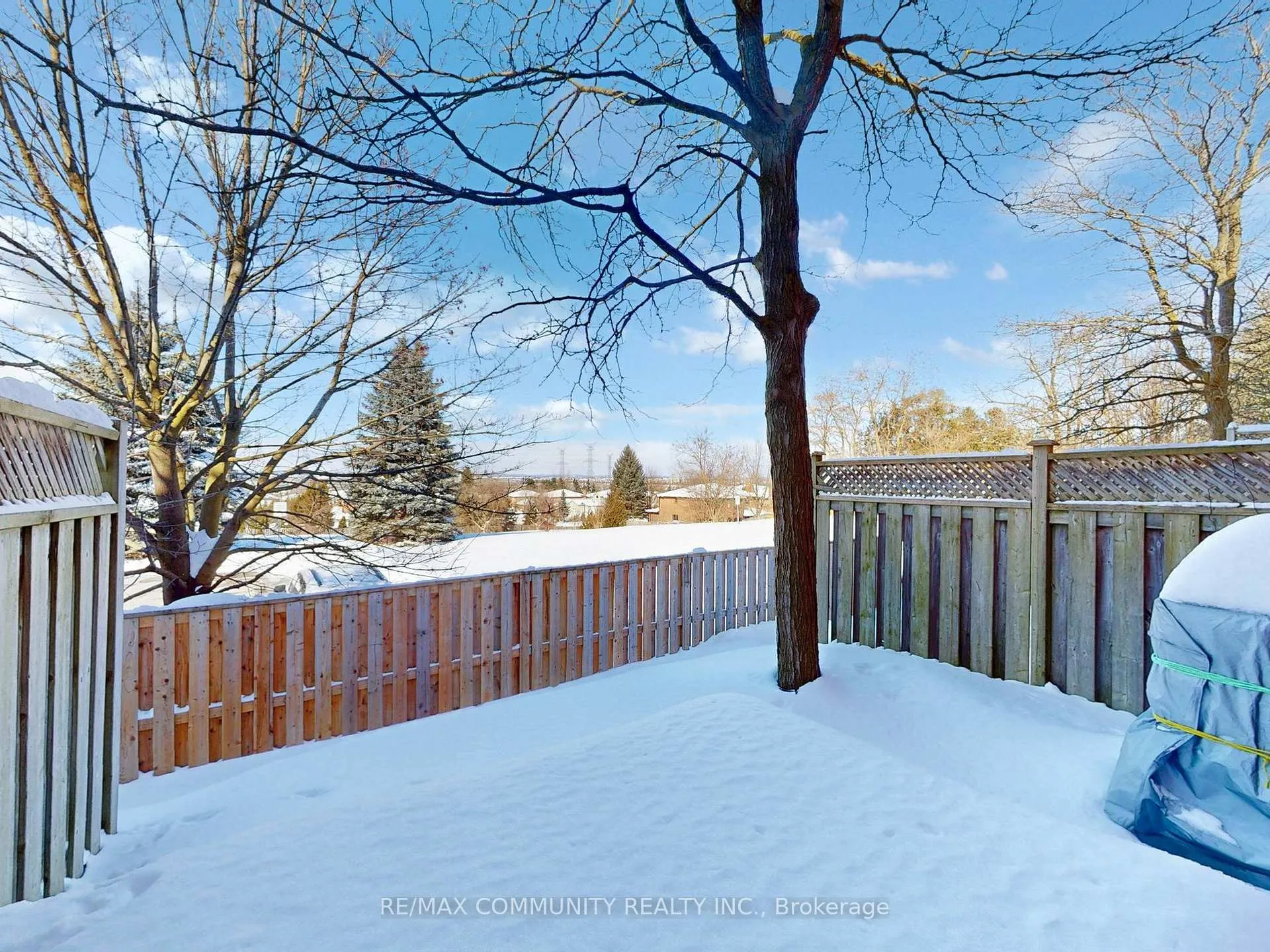 Photo 32 of Unit 15, 27 Bethune Way, Markham, Milliken Mills West — HOMEH