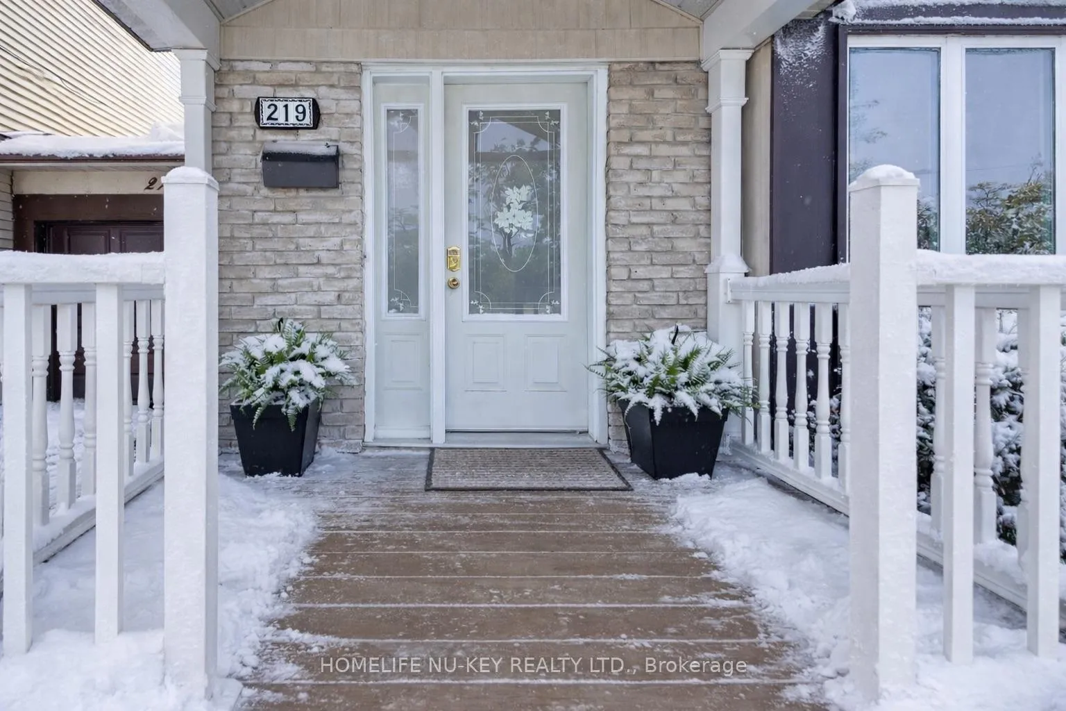 Photo 4 of 219 Cundles Road W, Barrie, Letitia Heights — HOMEH