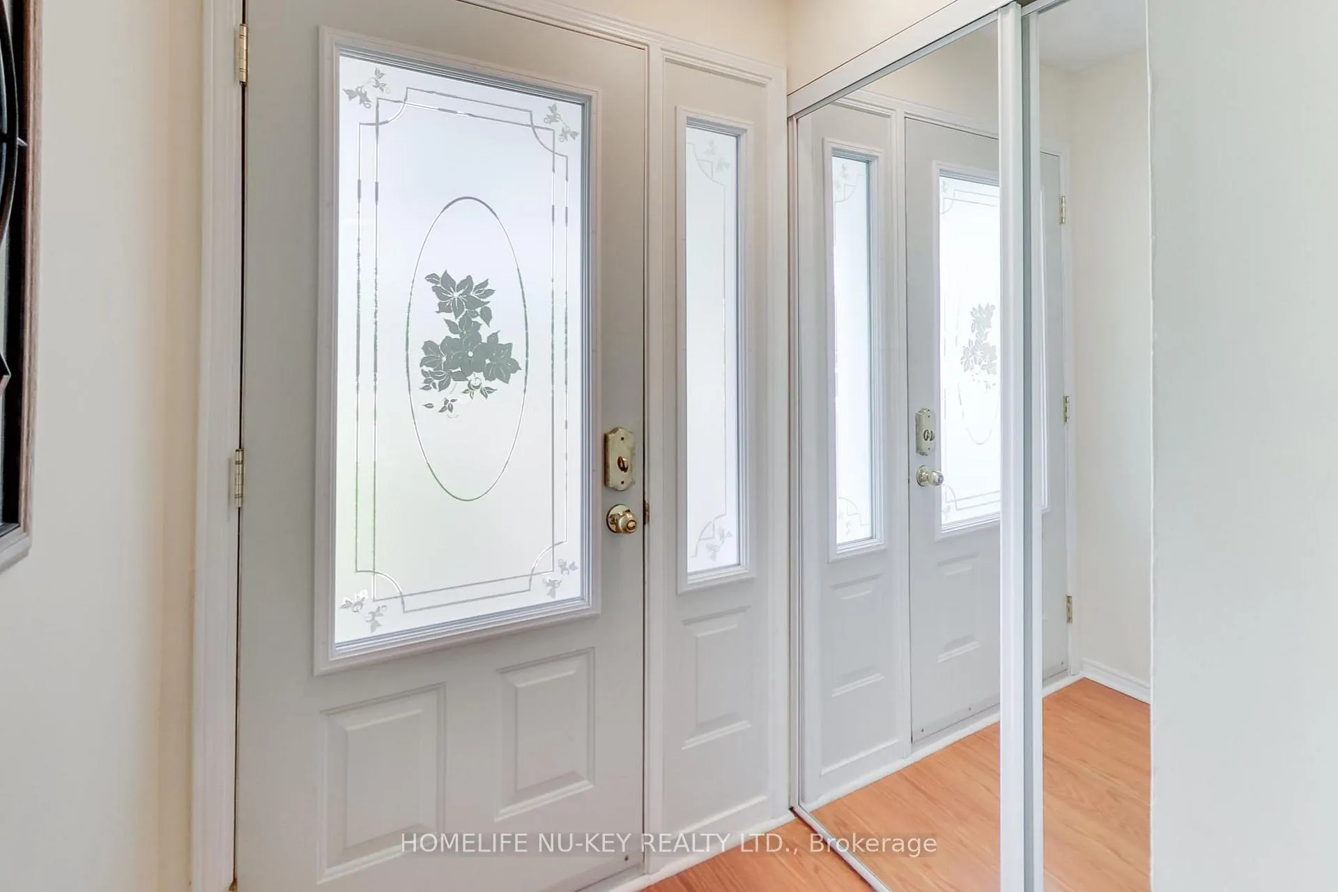Photo 6 of 219 Cundles Road W, Barrie, Letitia Heights — HOMEH