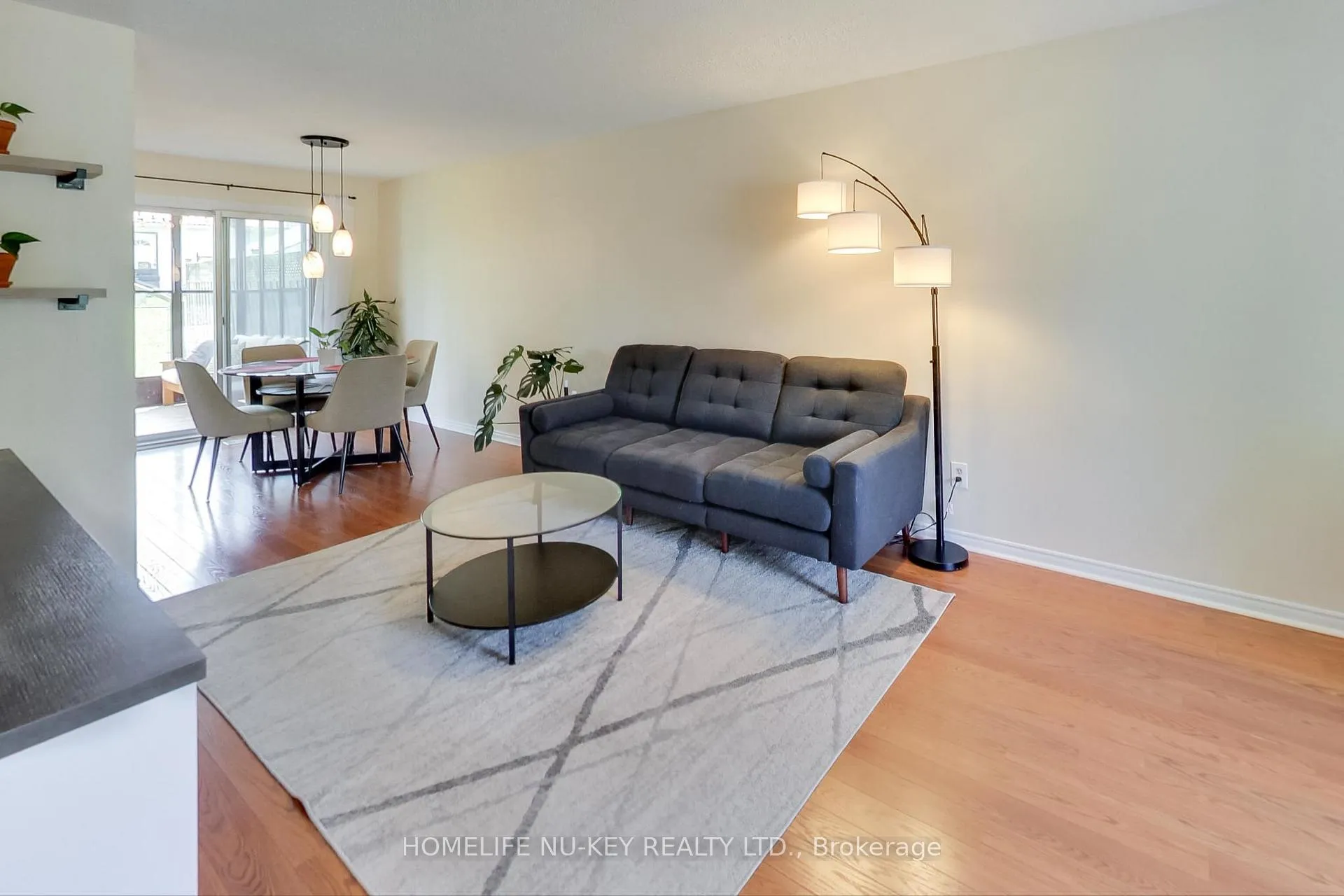 Photo 8 of 219 Cundles Road W, Barrie, Letitia Heights — HOMEH