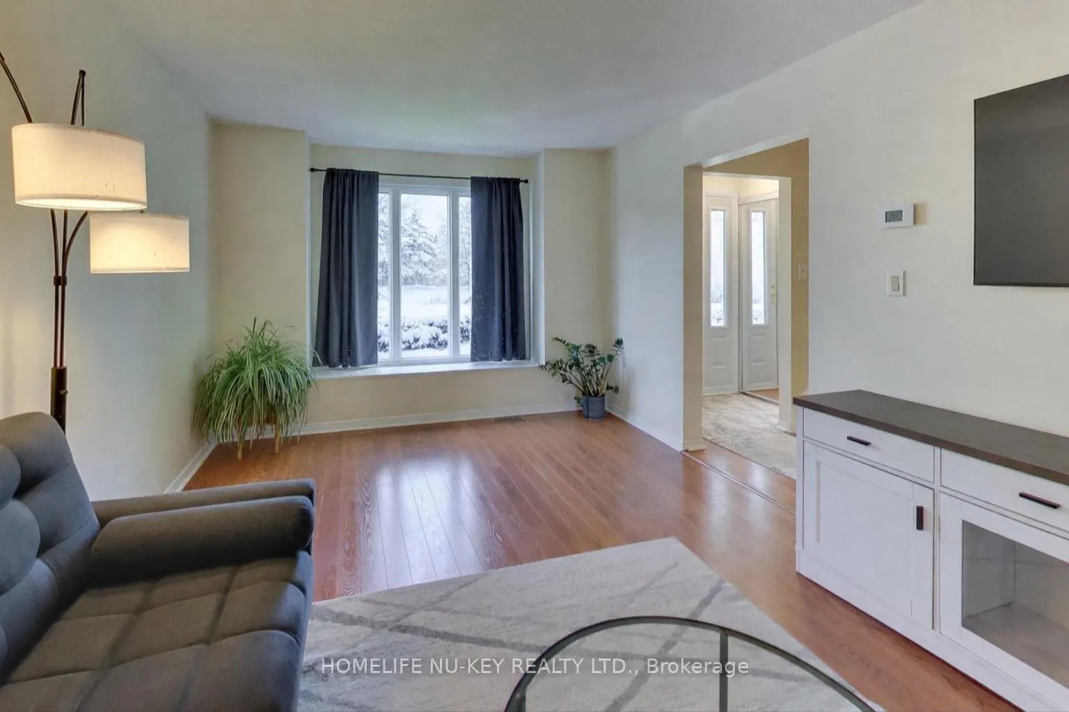 Photo 10 of 219 Cundles Road W, Barrie, Letitia Heights — HOMEH