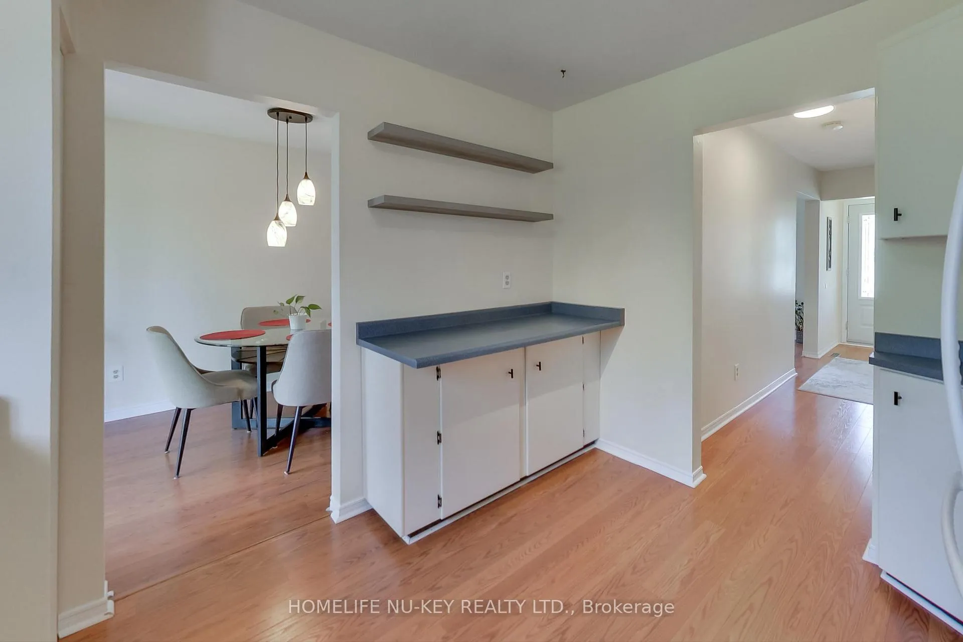 Photo 16 of 219 Cundles Road W, Barrie, Letitia Heights — HOMEH