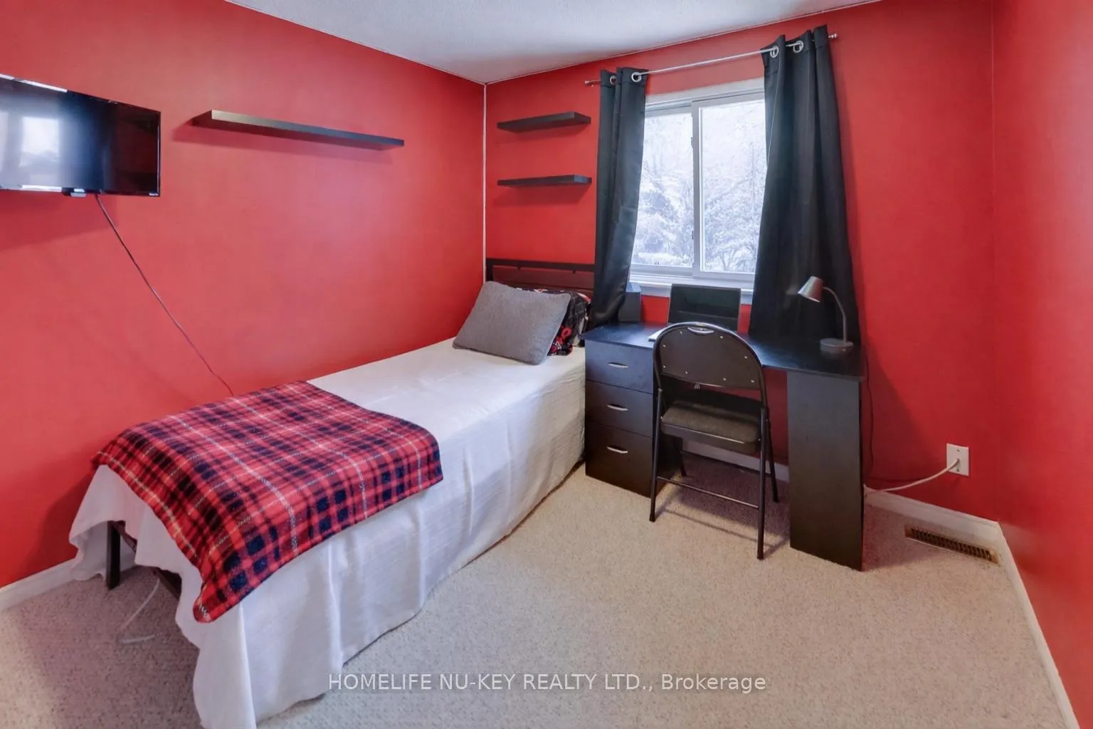 Photo 25 of 219 Cundles Road W, Barrie, Letitia Heights — HOMEH