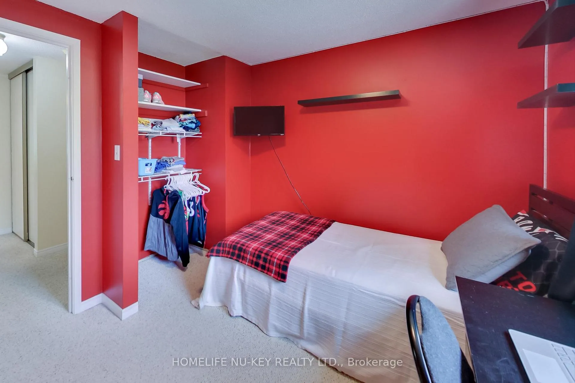 Photo 26 of 219 Cundles Road W, Barrie, Letitia Heights — HOMEH