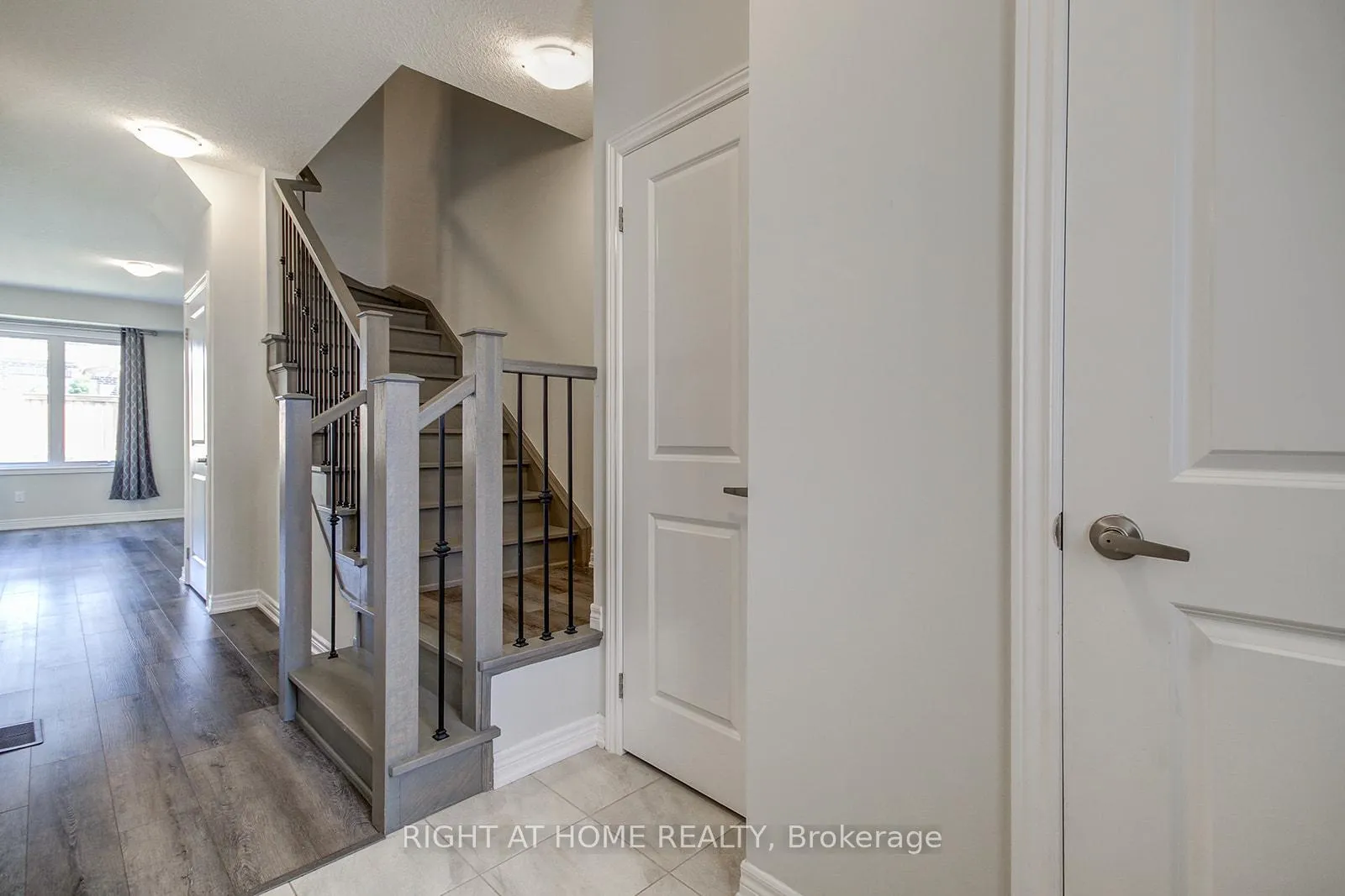 Photo 5 of 57 Genoa Drive, Hamilton, Jerome — HOMEH