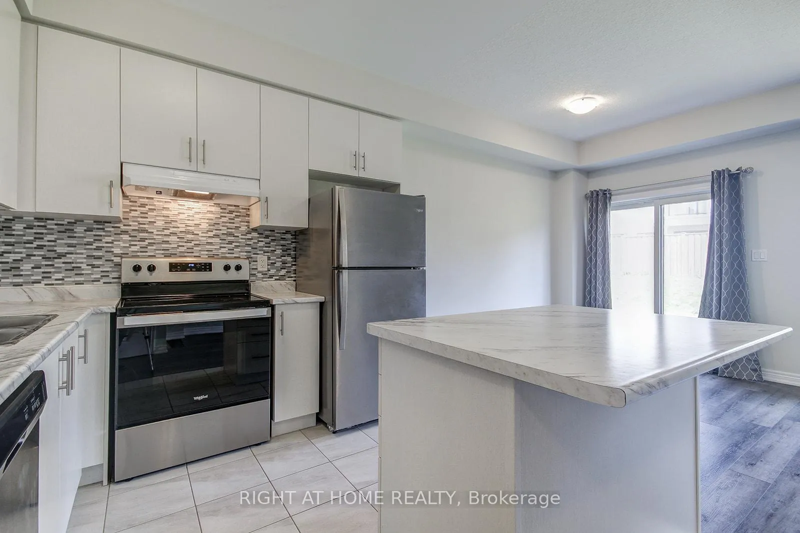 Photo 7 of 57 Genoa Drive, Hamilton, Jerome — HOMEH