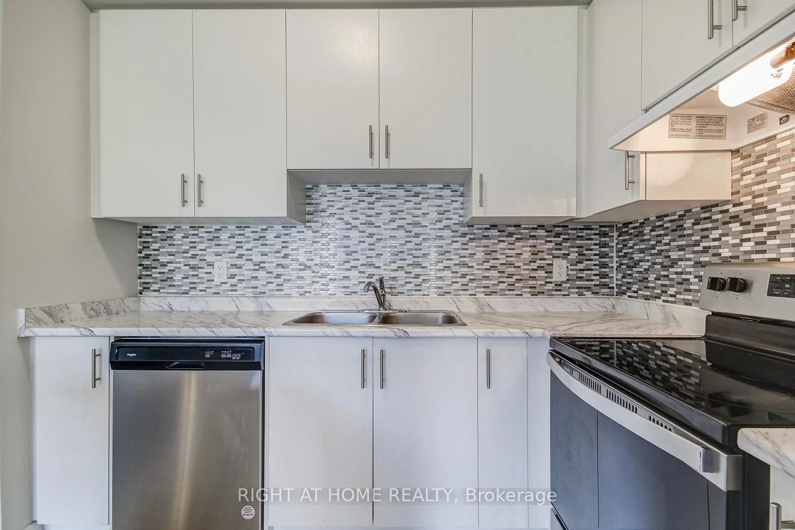 Photo 14 of 57 Genoa Drive, Hamilton, Jerome — HOMEH