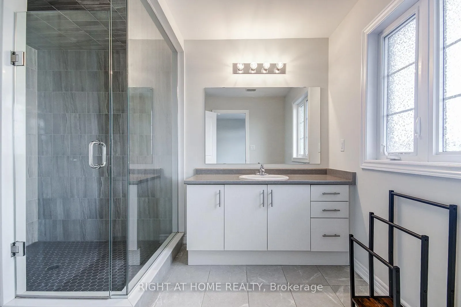 Photo 30 of 57 Genoa Drive, Hamilton, Jerome — HOMEH