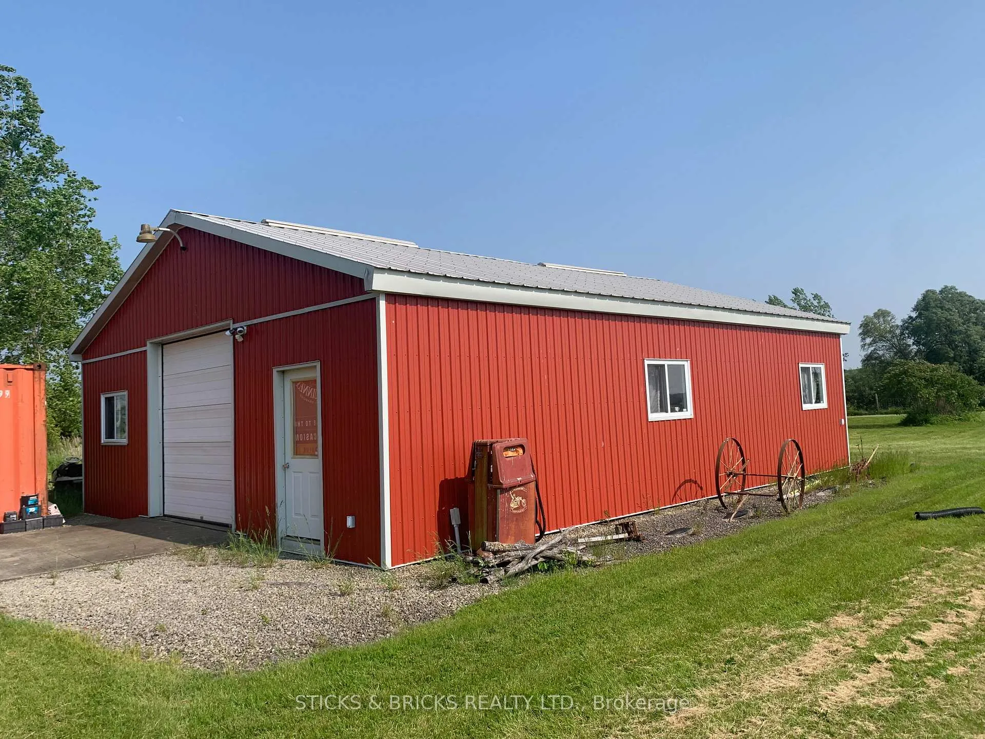 Photo 12 of 994 Moyer Road, Welland, Cooks Mills — HOMEH
