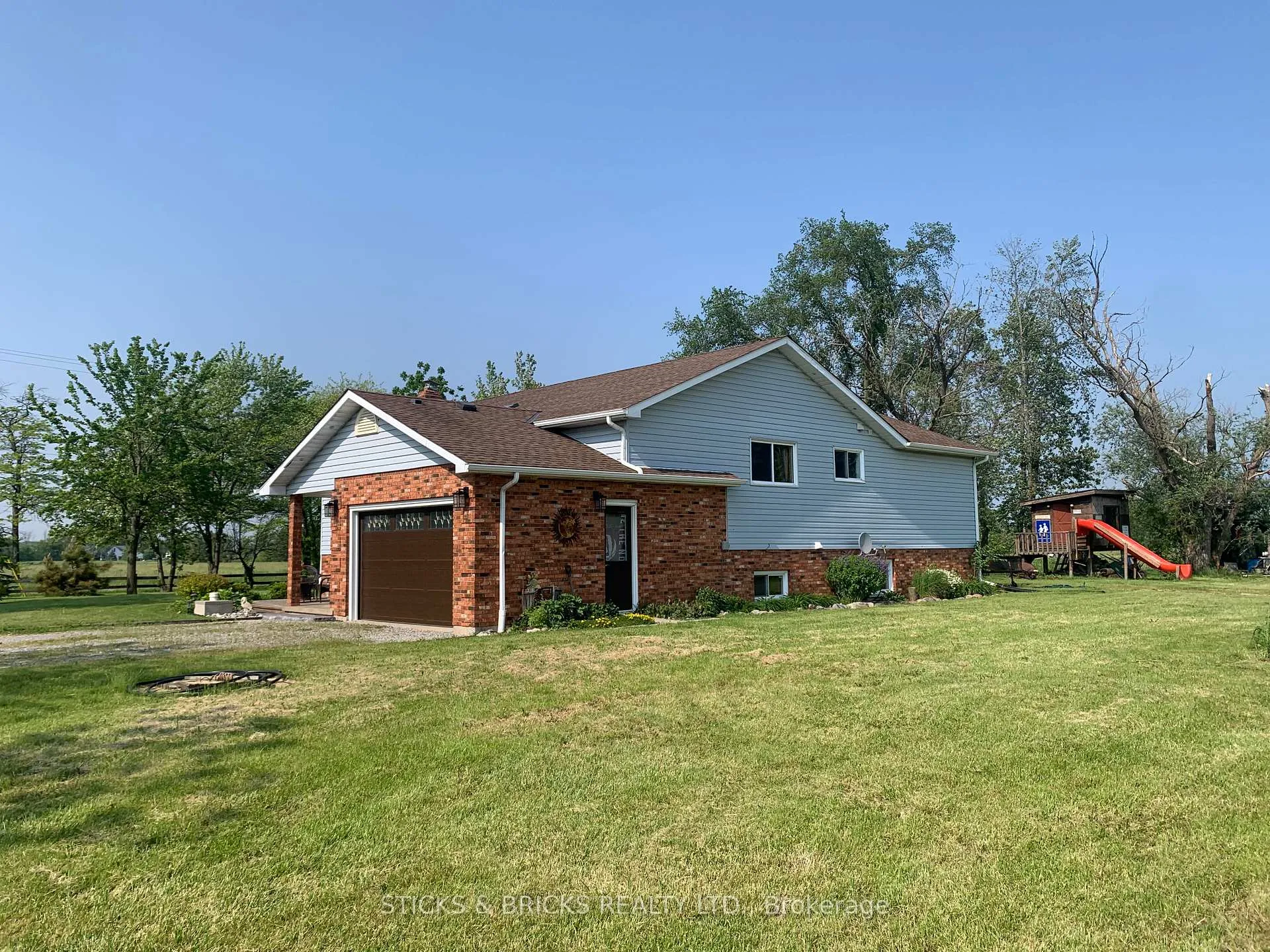 Photo 14 of 994 Moyer Road, Welland, Cooks Mills — HOMEH