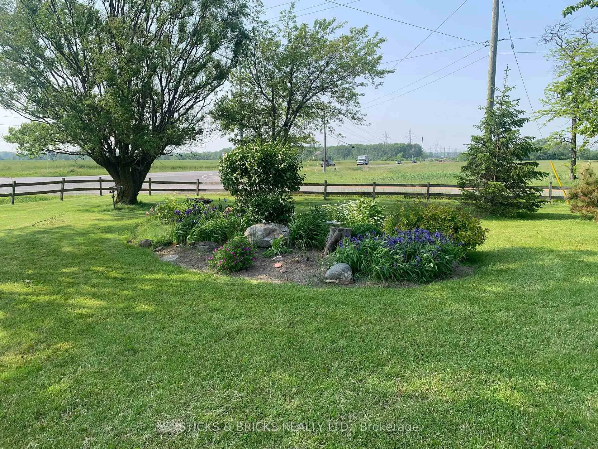 Photo 17 of 994 Moyer Road, Welland, Cooks Mills — HOMEH