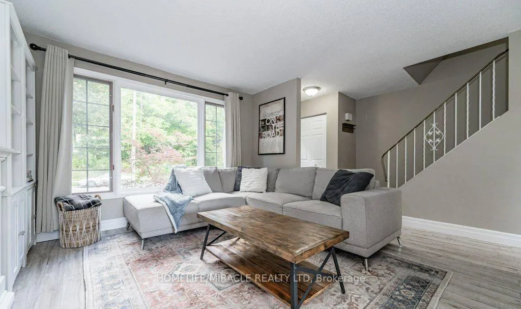 Photo 3 of 159 Old Carriage Drive, Kitchener — HOMEH