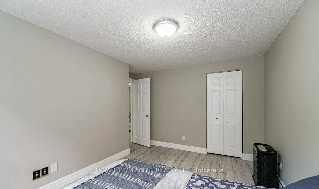 Photo 17 of 159 Old Carriage Drive, Kitchener — HOMEH
