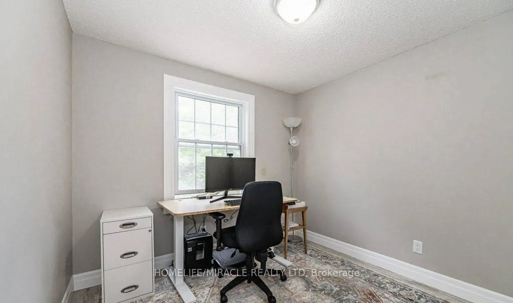 Photo 19 of 159 Old Carriage Drive, Kitchener — HOMEH