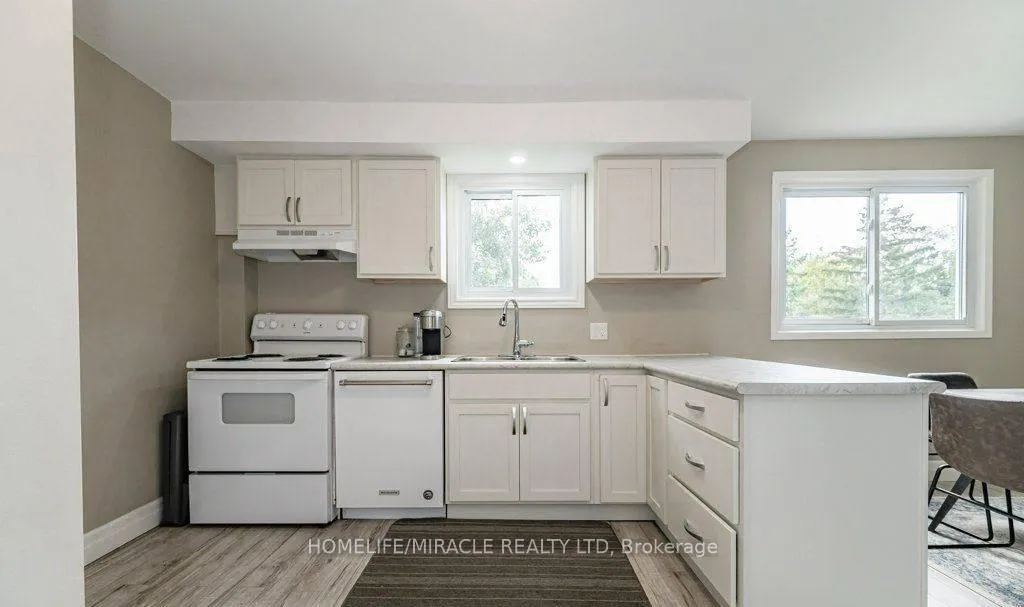 Photo 20 of 159 Old Carriage Drive, Kitchener — HOMEH