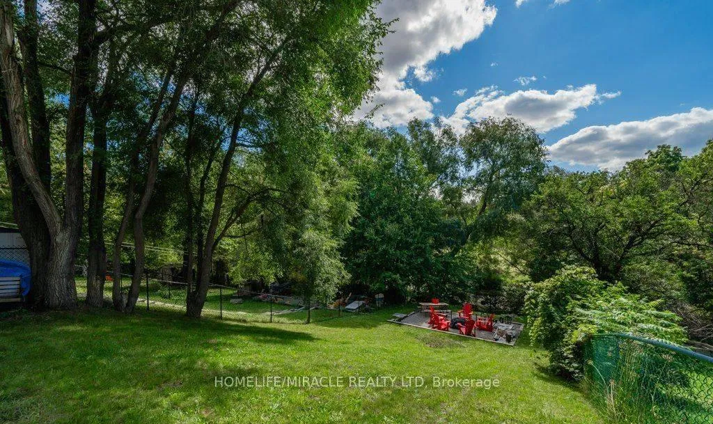 Photo 26 of 159 Old Carriage Drive, Kitchener — HOMEH