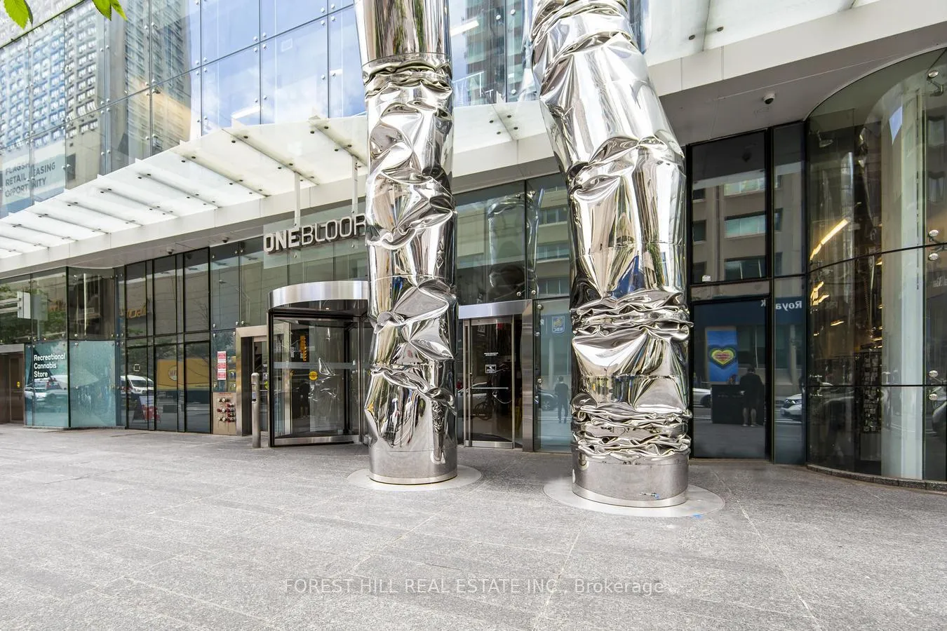 Photo 2 of Unit 5101, 1 Bloor Street E, Toronto, Church-Yonge Corridor — HOMEH