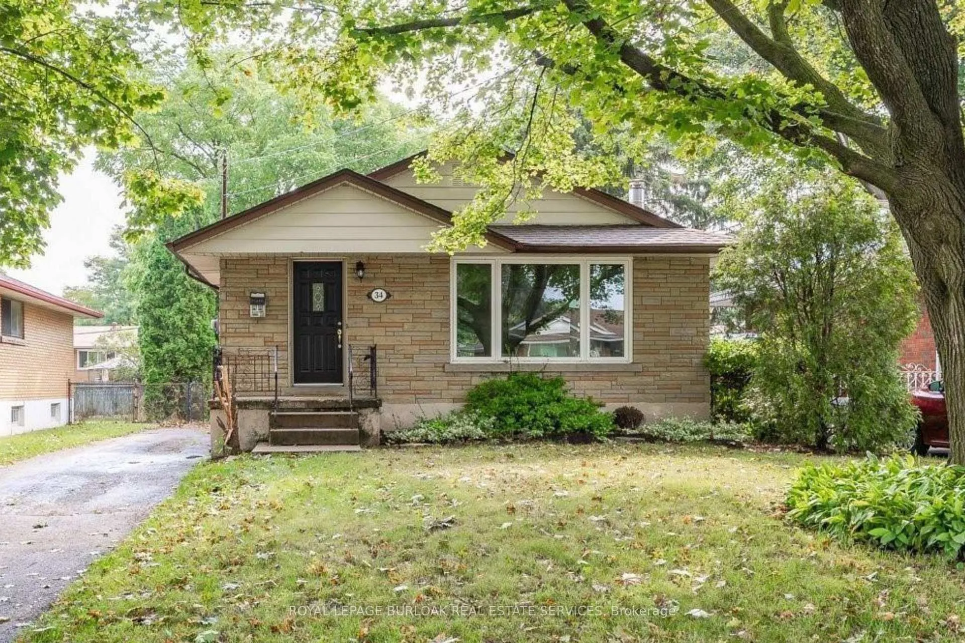 Front of Unit Lower, 34 Briarwood Crescent