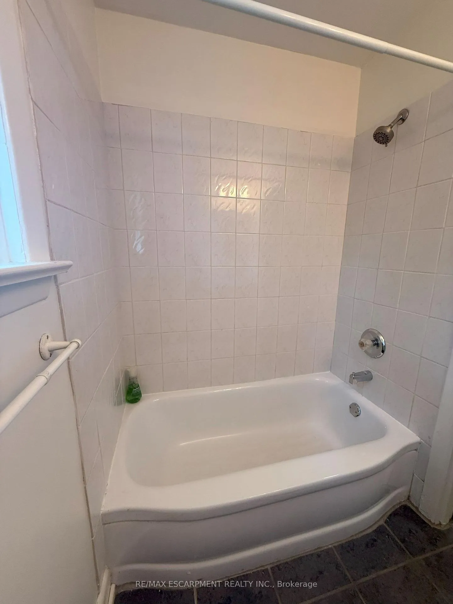 Photo 5 of Unit Upper, 41 York Road, Hamilton, Cootes Paradise — HOMEH