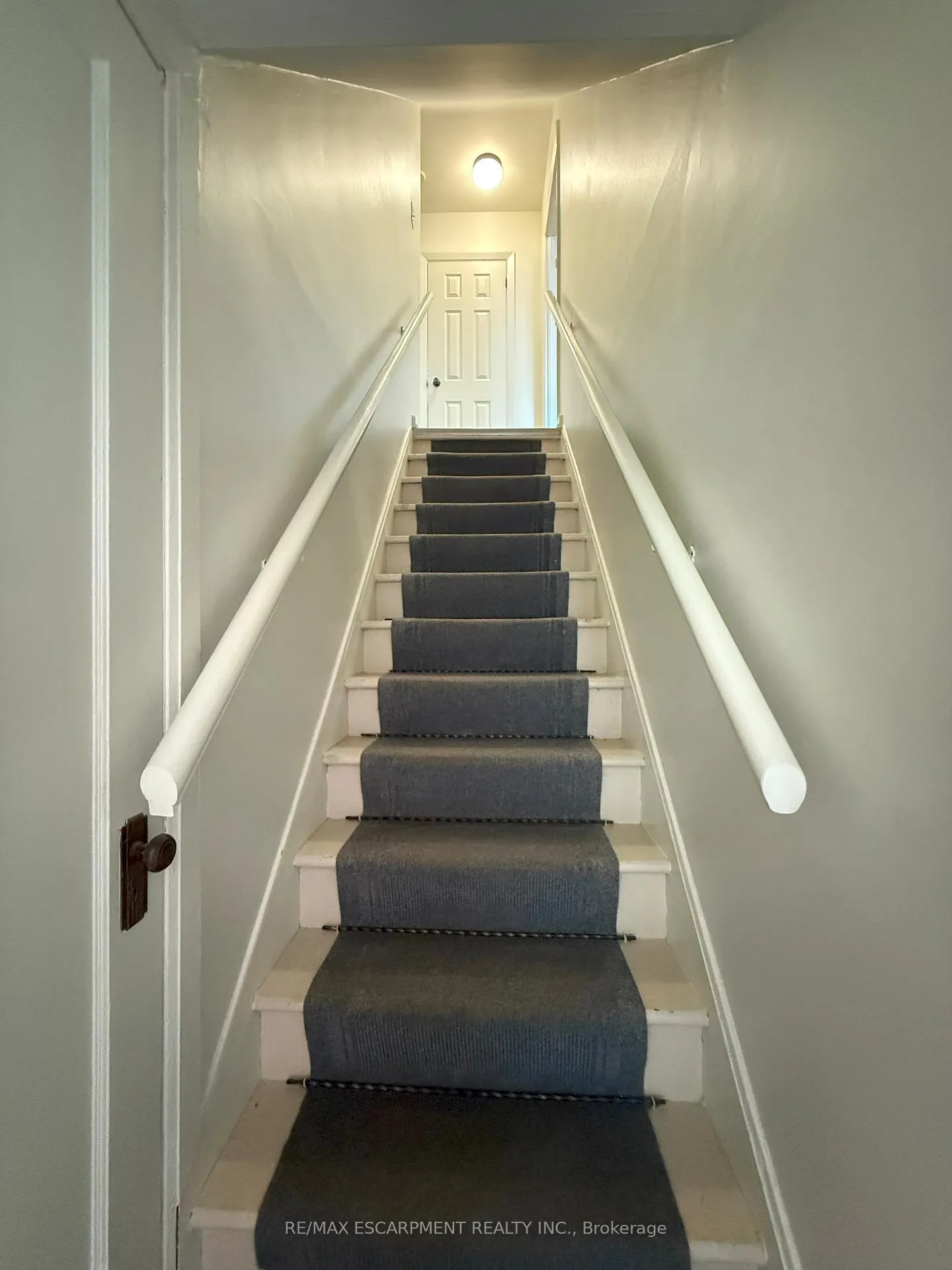 Photo 14 of Unit Upper, 41 York Road, Hamilton, Cootes Paradise — HOMEH