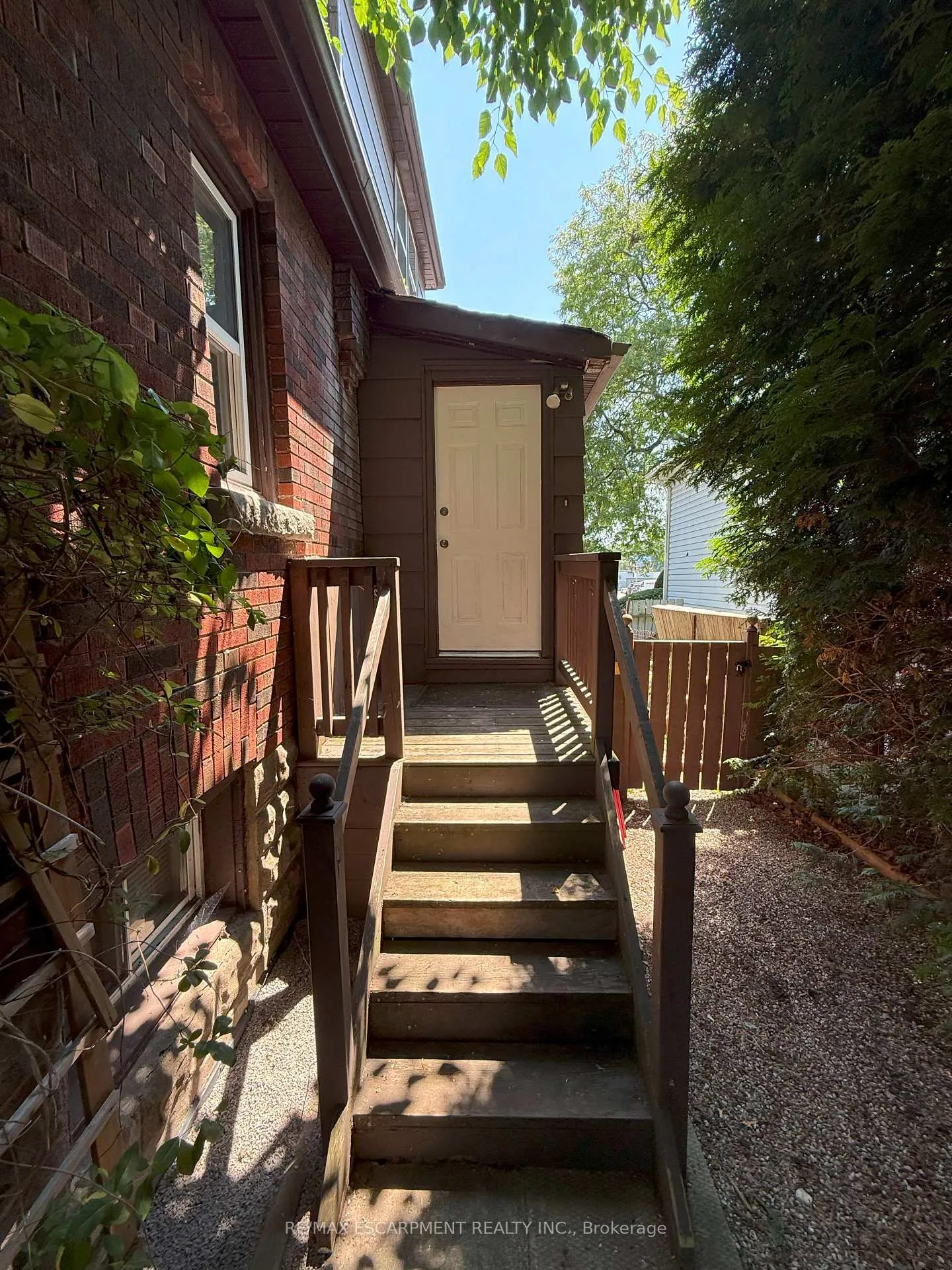 Photo 15 of Unit Upper, 41 York Road, Hamilton, Cootes Paradise — HOMEH