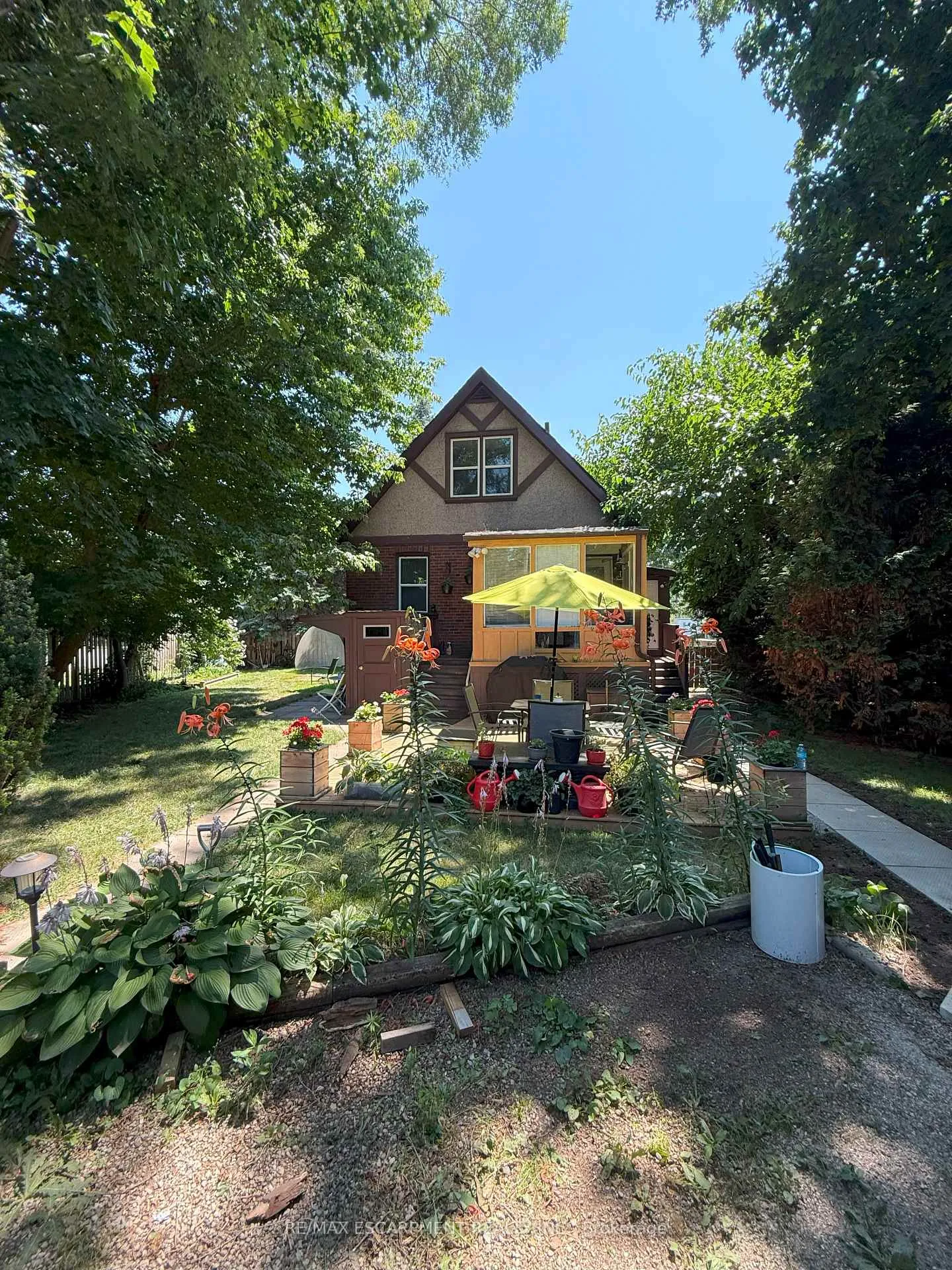 Photo 18 of Unit Upper, 41 York Road, Hamilton, Cootes Paradise — HOMEH