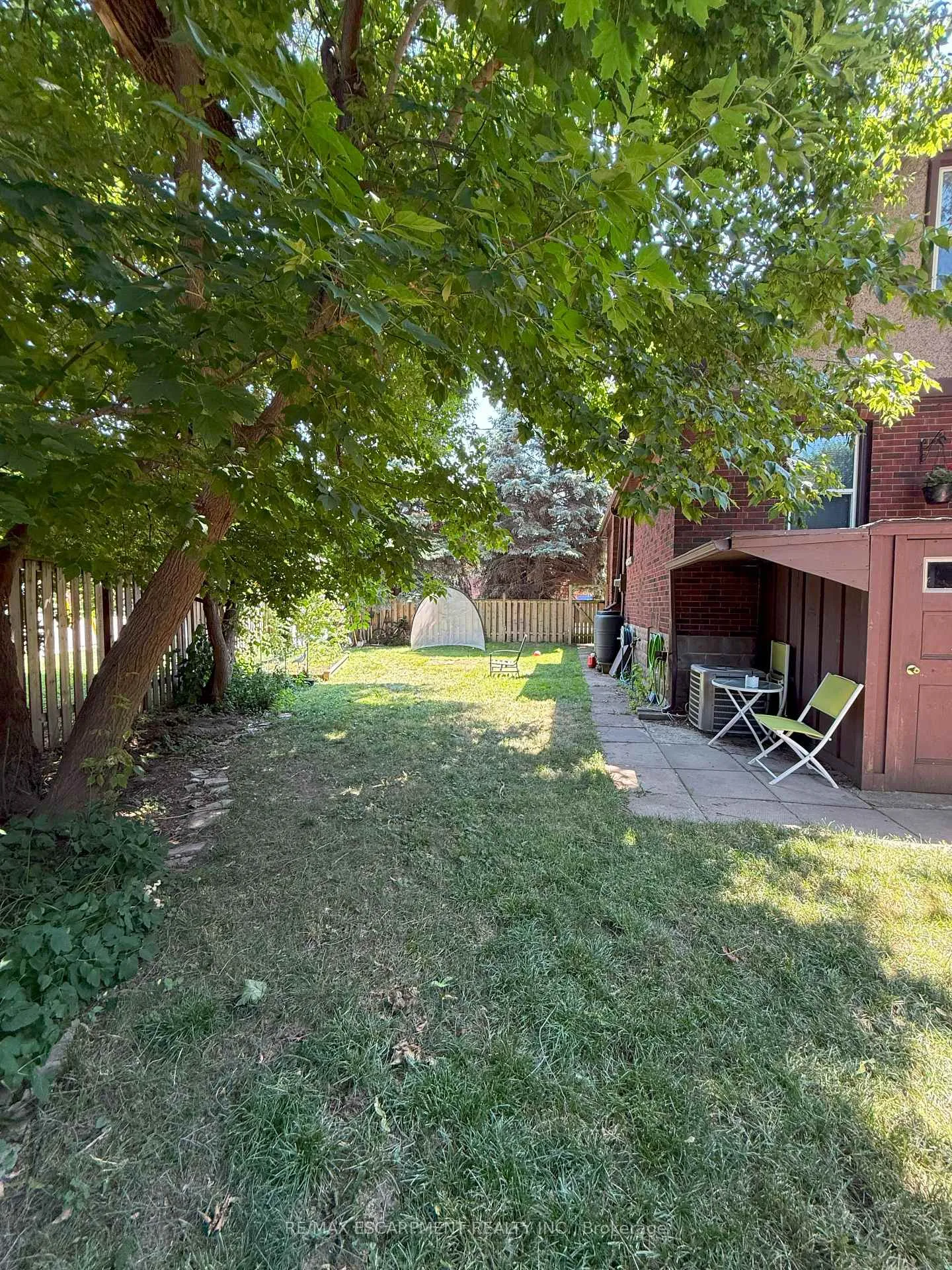 Photo 19 of Unit Upper, 41 York Road, Hamilton, Cootes Paradise — HOMEH