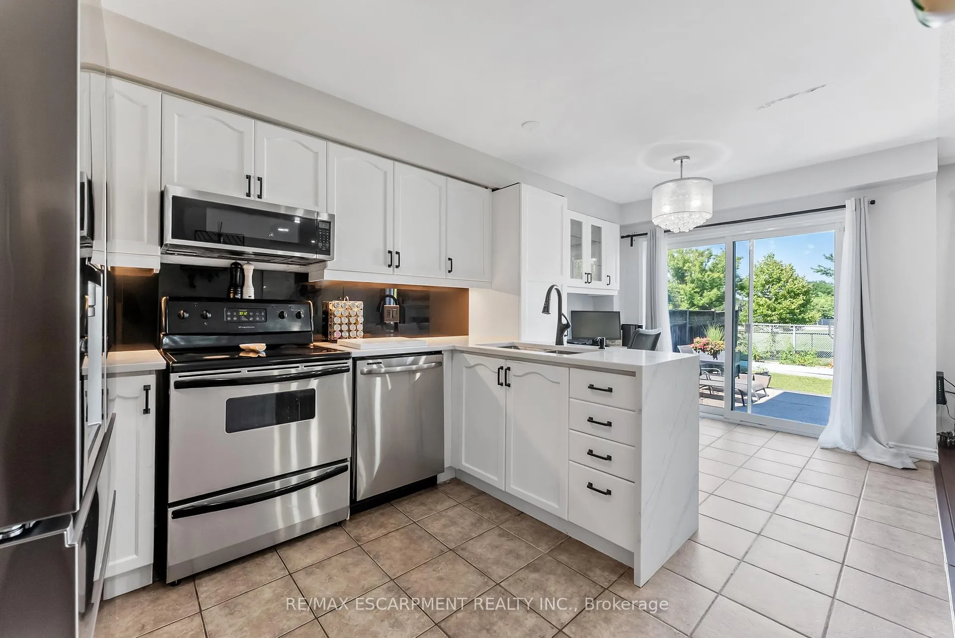 Photo 6 of 87 Thoroughbred Boulevard, Hamilton, Meadowlands — HOMEH