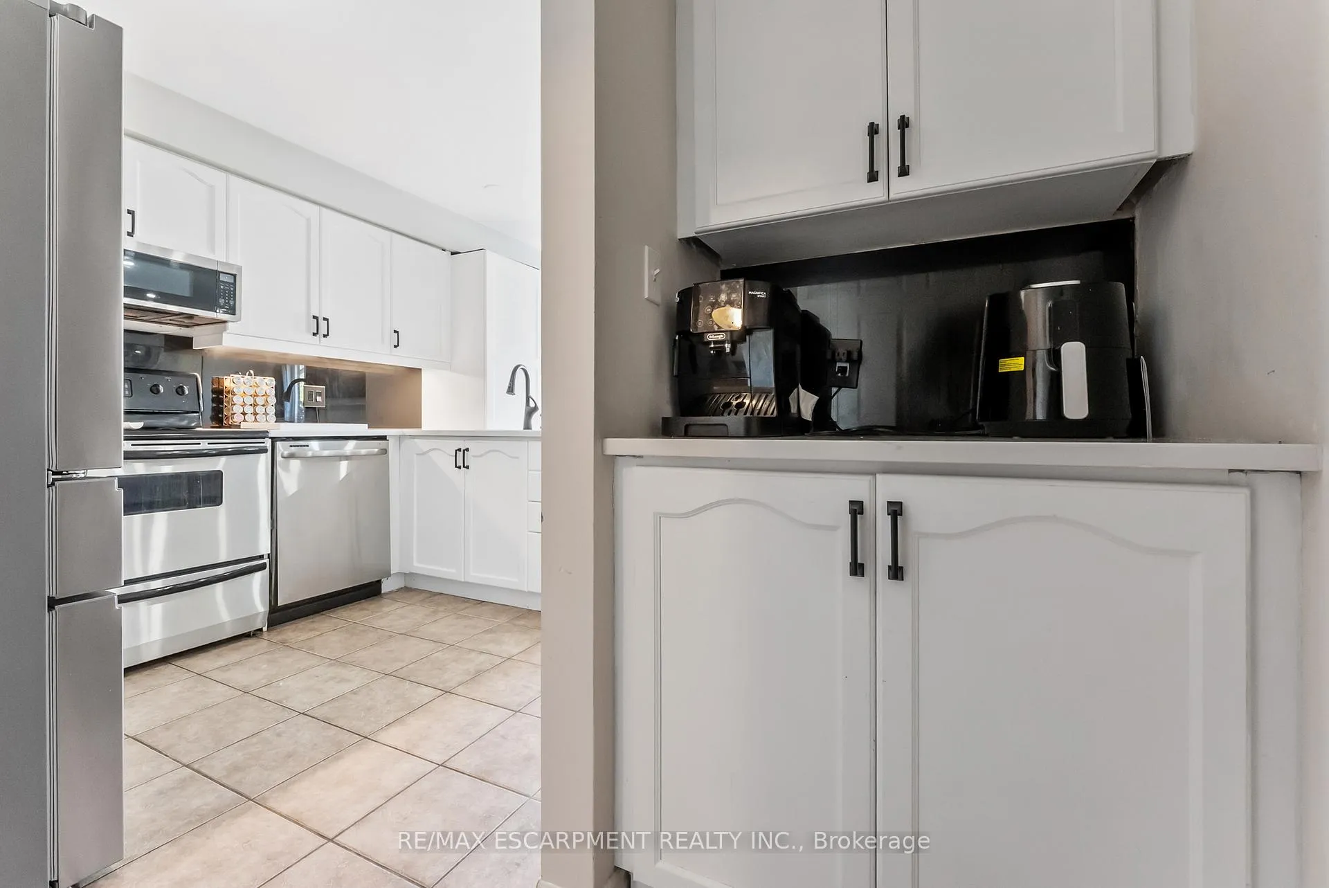 Photo 10 of 87 Thoroughbred Boulevard, Hamilton, Meadowlands — HOMEH