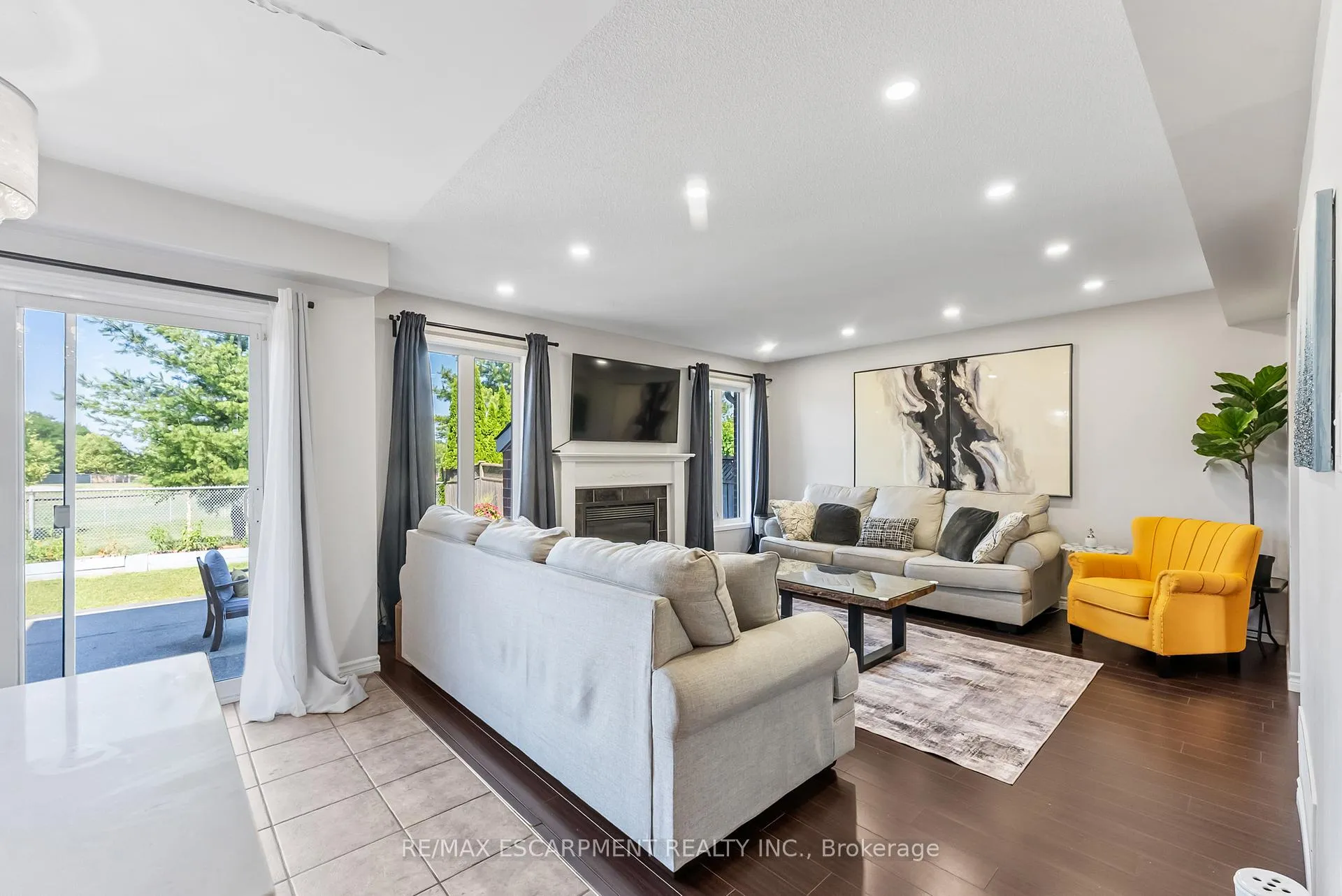 Photo 14 of 87 Thoroughbred Boulevard, Hamilton, Meadowlands — HOMEH