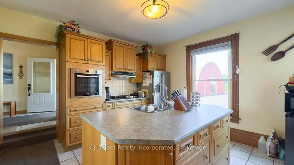 Photo 16 of 79823 Bluewater Highway, Central Huron, Goderich — HOMEH