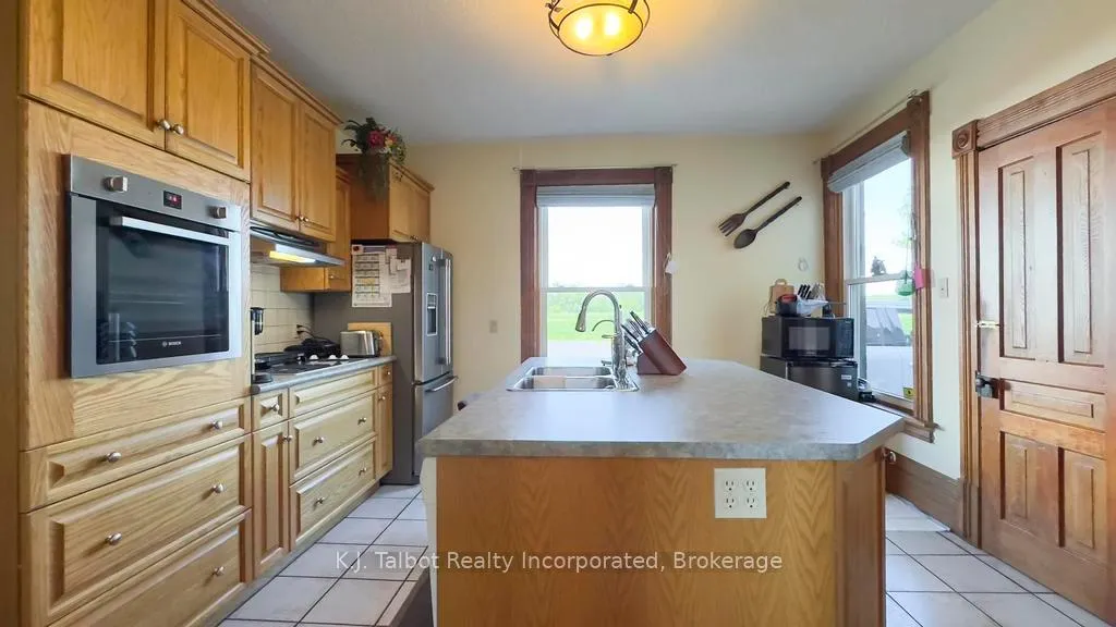 Photo 17 of 79823 Bluewater Highway, Central Huron, Goderich — HOMEH