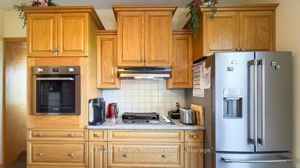Photo 18 of 79823 Bluewater Highway, Central Huron, Goderich — HOMEH