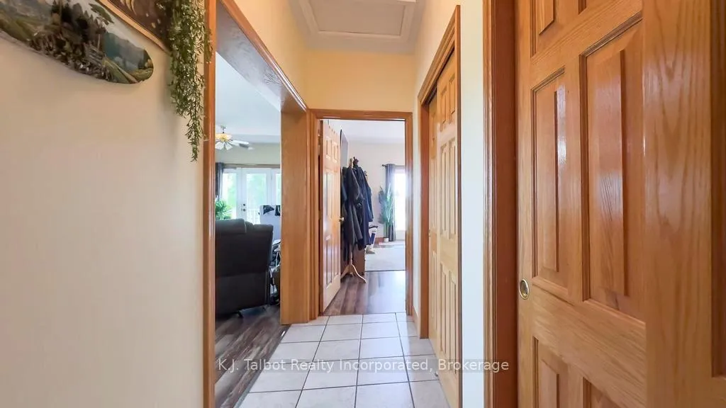 Photo 25 of 79823 Bluewater Highway, Central Huron, Goderich — HOMEH
