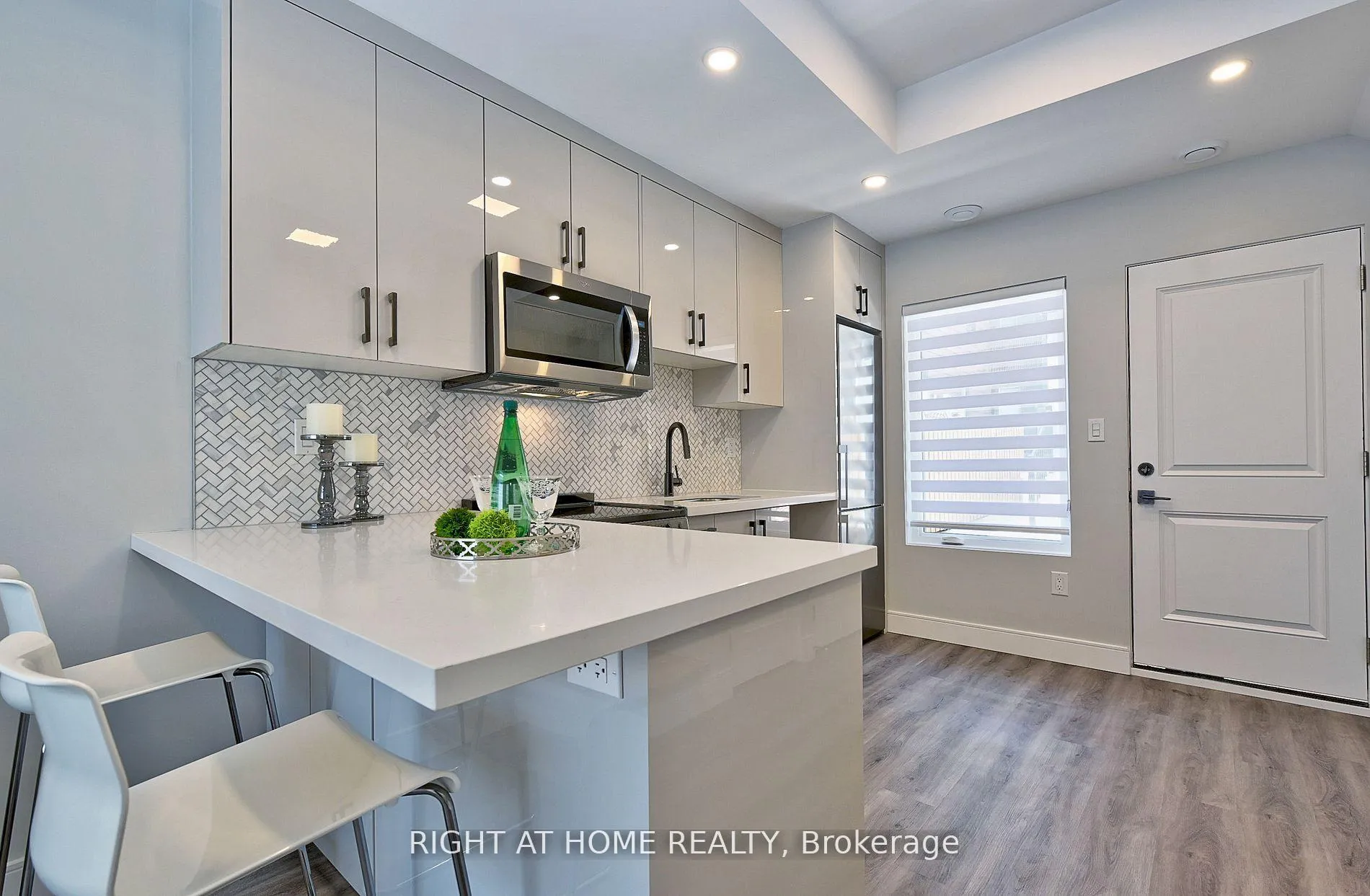 Photo 8 of Unit 4, 131 Brock Avenue, Toronto, Little Portugal — HOMEH