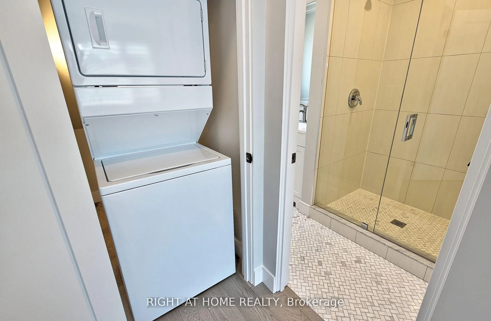 Photo 10 of Unit 4, 131 Brock Avenue, Toronto, Little Portugal — HOMEH