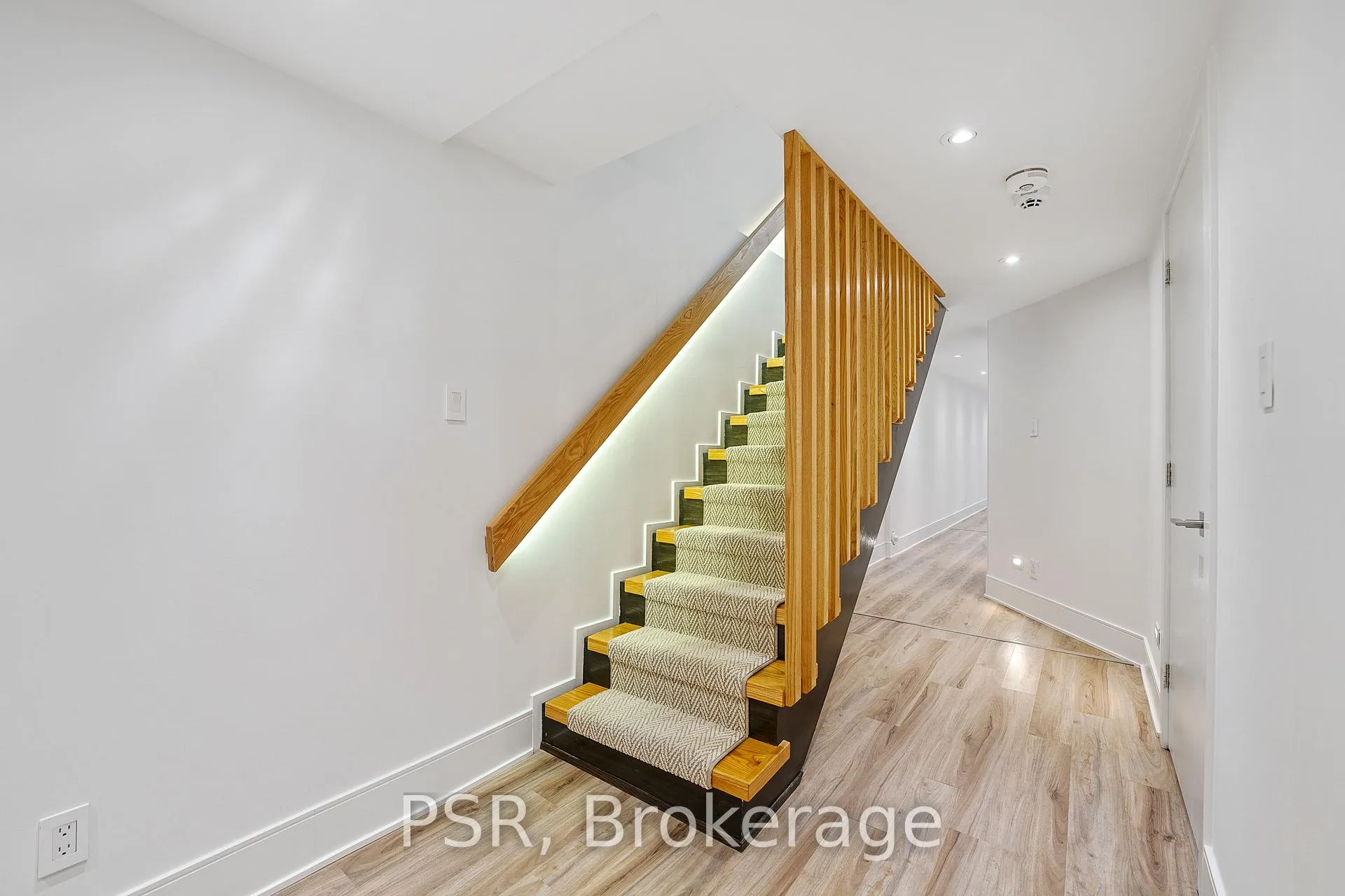 Photo 33 of 184 Strachan Avenue, Toronto, Niagara — HOMEH
