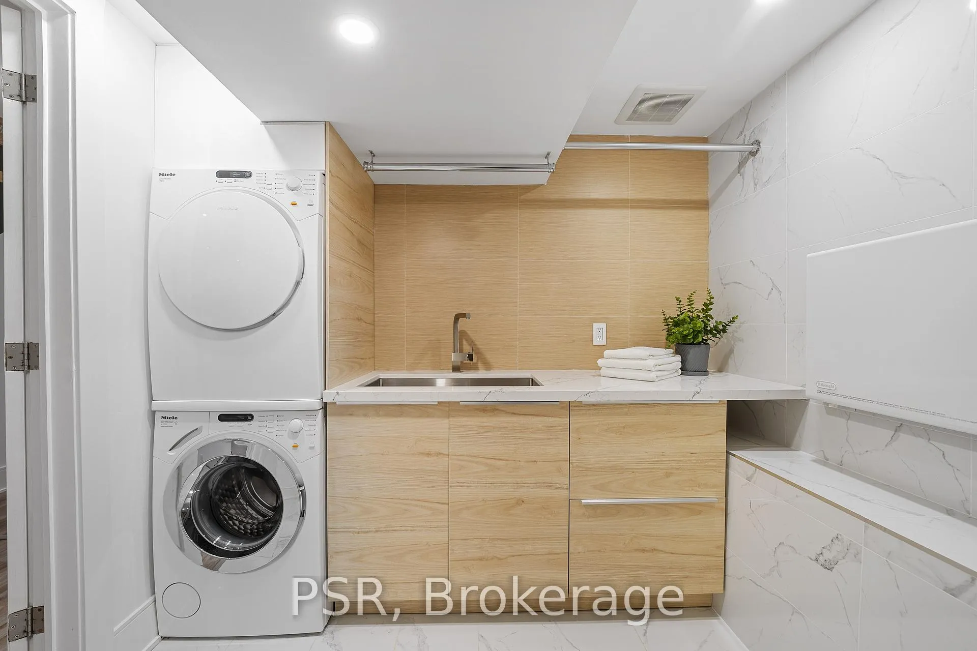 Photo 34 of 184 Strachan Avenue, Toronto, Niagara — HOMEH