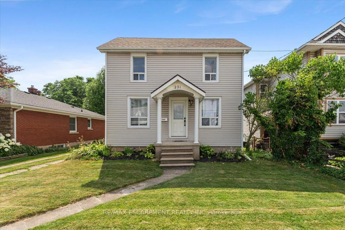 Photo 3 of 231 Vine Street, St. Catharines, Fairview — HOMEH