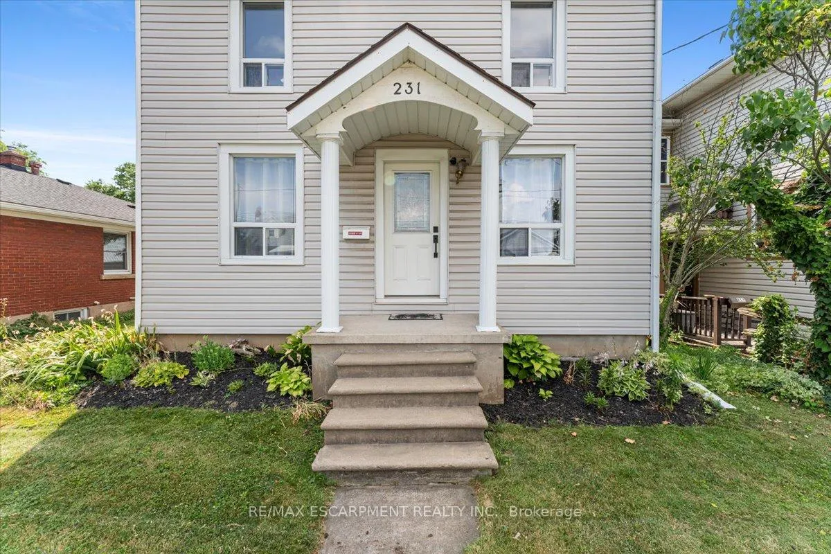 Photo 5 of 231 Vine Street, St. Catharines, Fairview — HOMEH