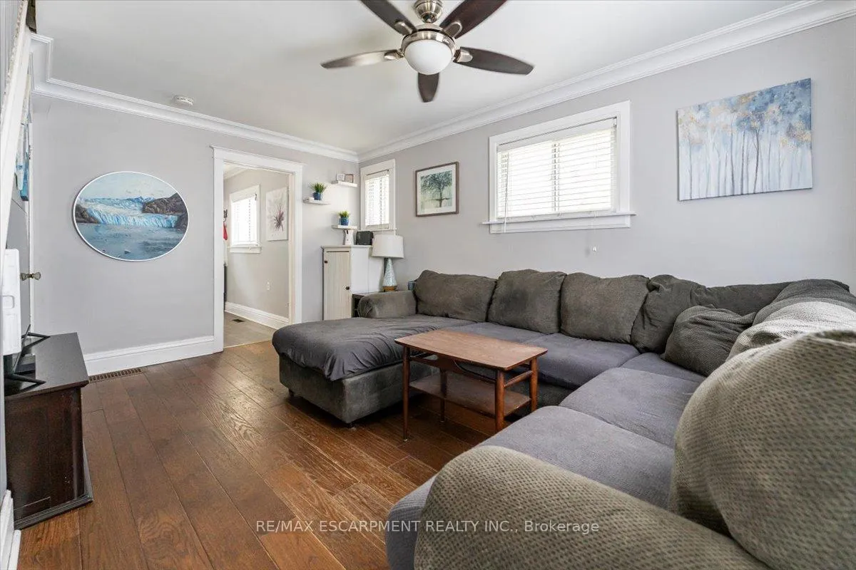 Photo 8 of 231 Vine Street, St. Catharines, Fairview — HOMEH